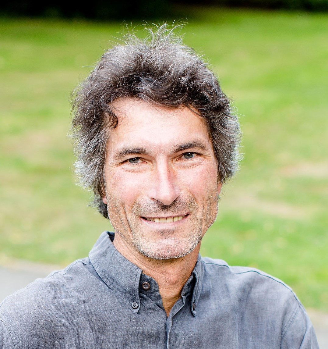 Hier ist ein Portrait-Bild von Christoph Kerscht aus dem Jahr 2020 zu sehen.